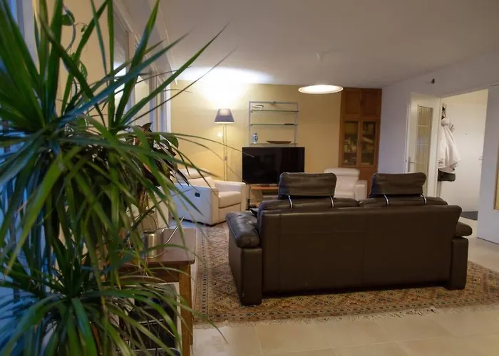 Bel Appartement Avec Baignoire
